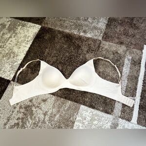 VS Push Up Wireless Comfort Bra; size S